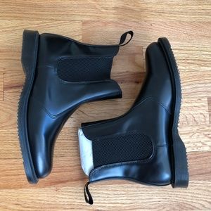 Dr. Martens Flora Smooth Boots~ Brand New & Unworn